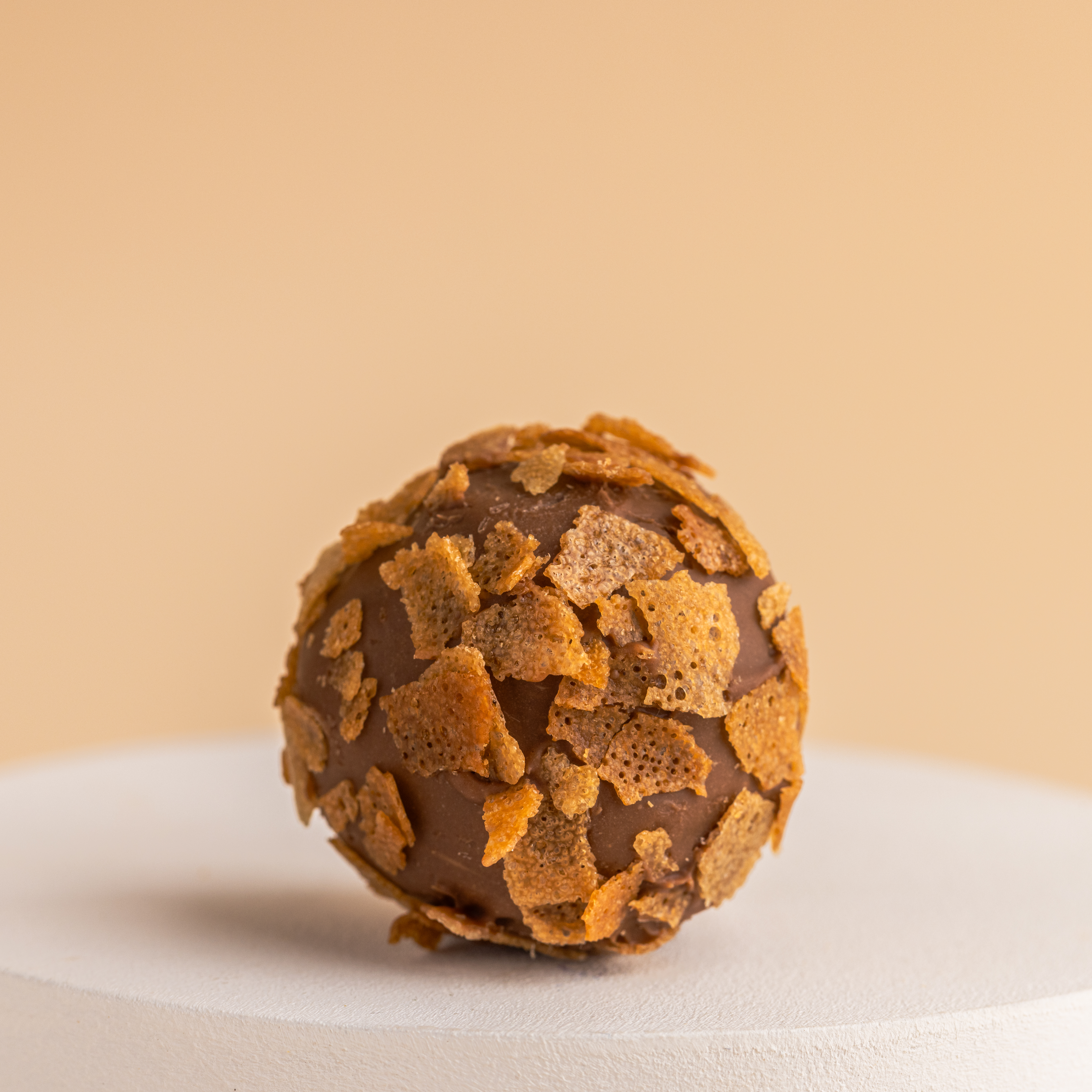 Трюфельная конфета из молочного шоколада